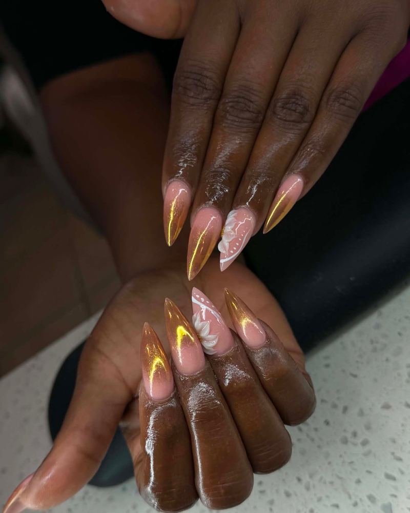 Gold chrome stiletto set with sculpted detail